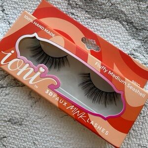 Ioni Lashes